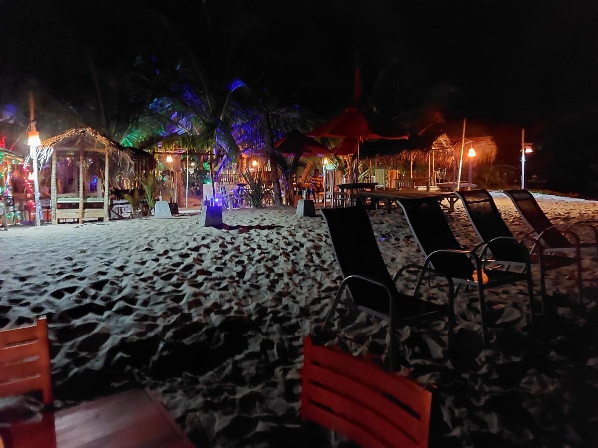 Blue Horizon Beach Hotel Тангалла Экстерьер фото