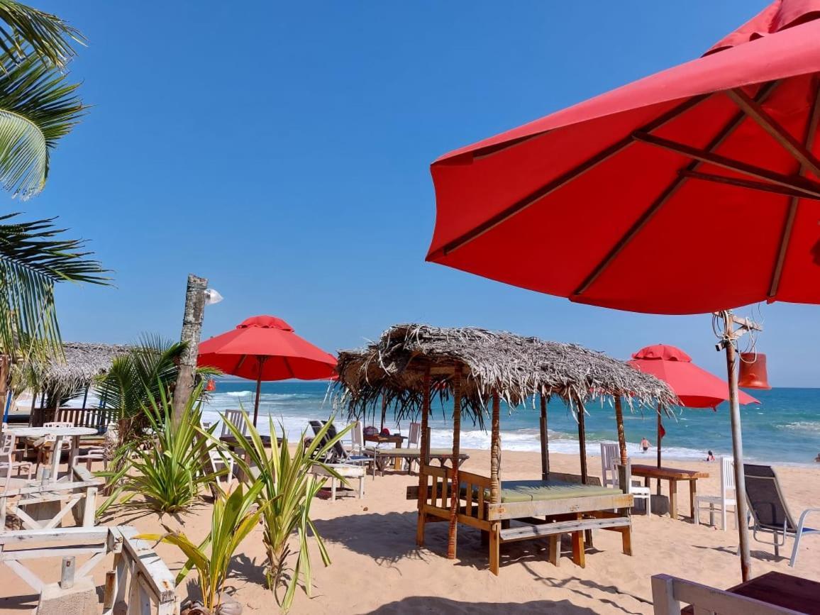 Blue Horizon Beach Hotel Тангалла Экстерьер фото