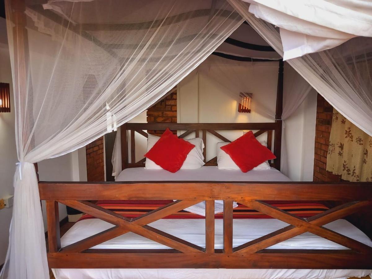 Blue Horizon Beach Hotel Тангалла Экстерьер фото