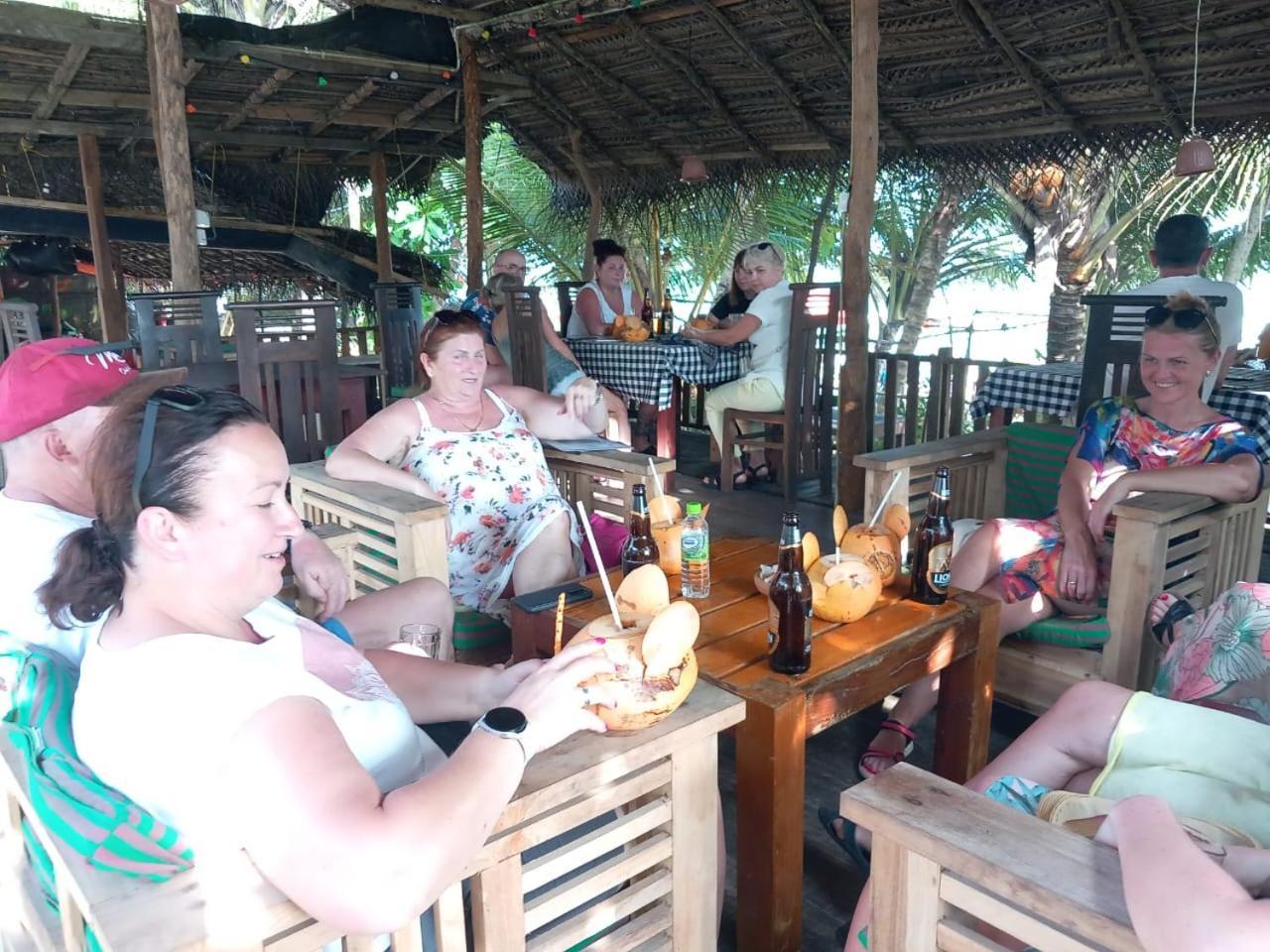 Blue Horizon Beach Hotel Тангалла Экстерьер фото
