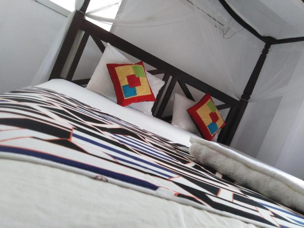 Blue Horizon Beach Hotel Тангалла Экстерьер фото