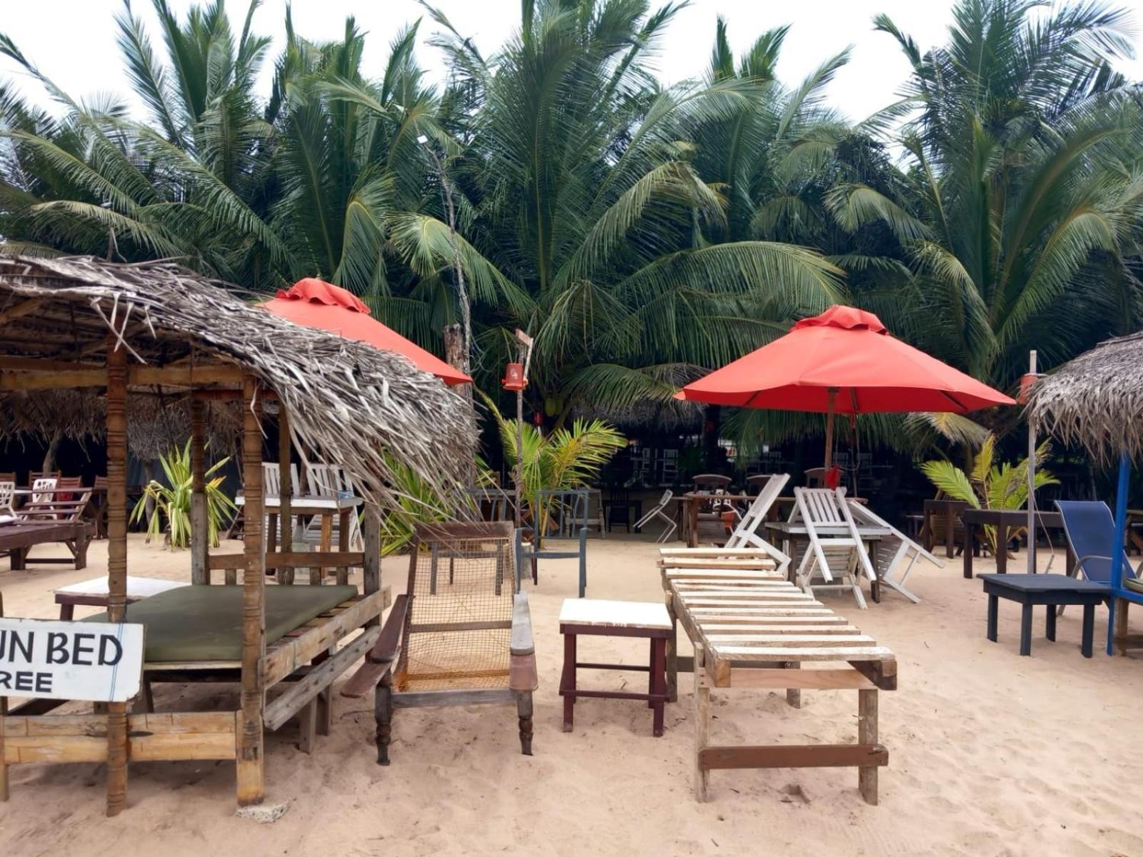 Blue Horizon Beach Hotel Тангалла Экстерьер фото