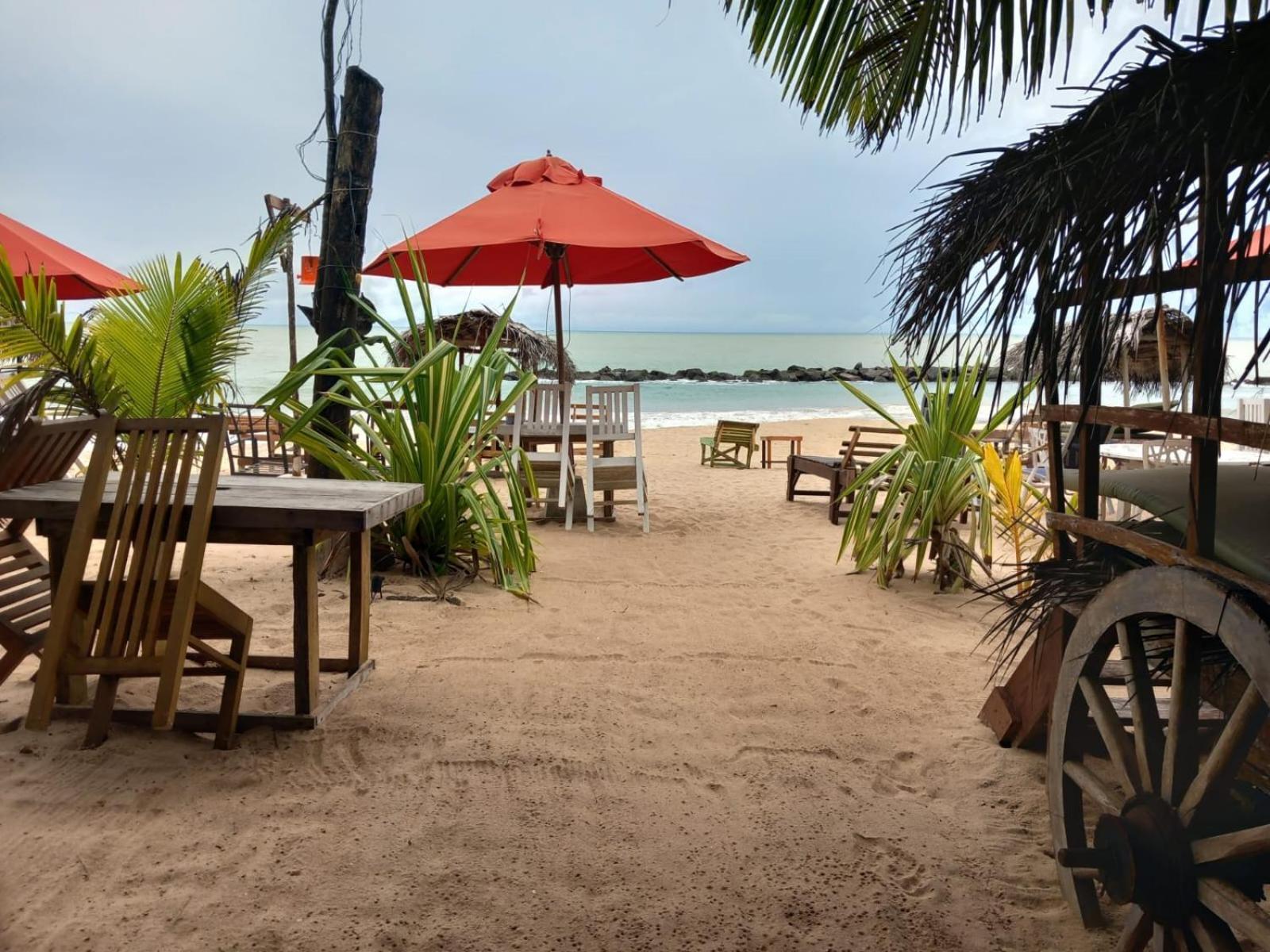Blue Horizon Beach Hotel Тангалла Экстерьер фото