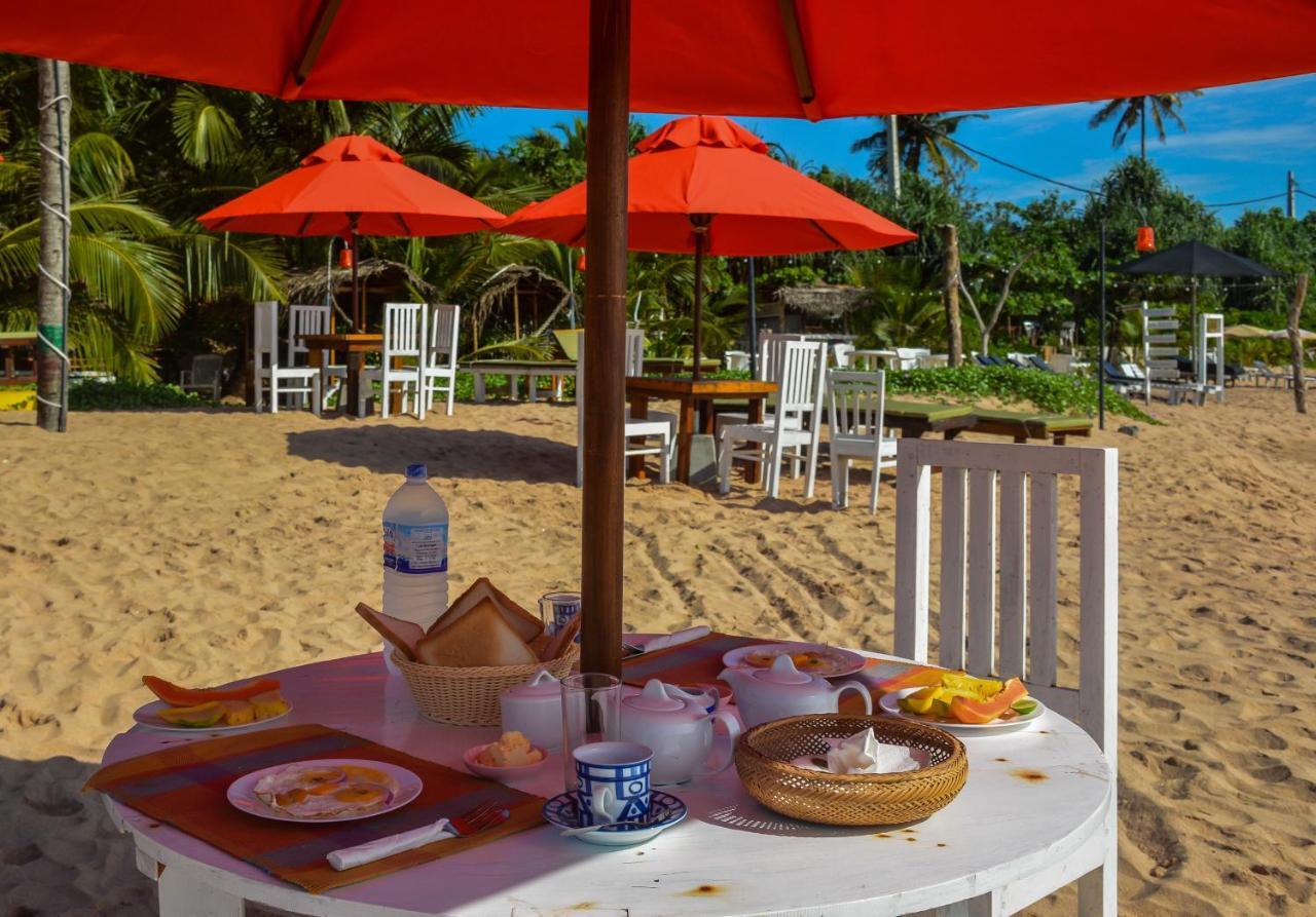 Blue Horizon Beach Hotel Тангалла Экстерьер фото